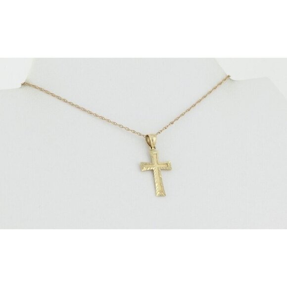 14k Yellow Gold Cross Necklace 18" Chain - Picture 6 of 7